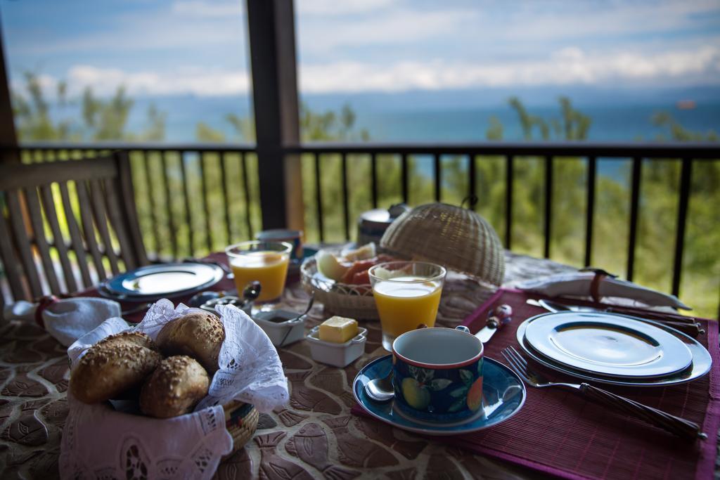 Casa Vermelha Guest House Ilhabela Esterno foto